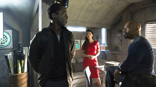 <i>The 100</i> looks for peace during wartime